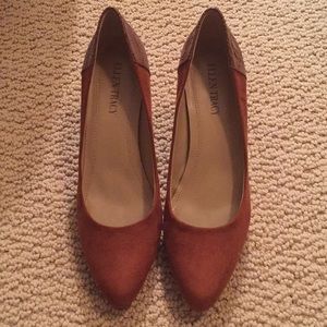 Ellen Tracy heals size 7.5